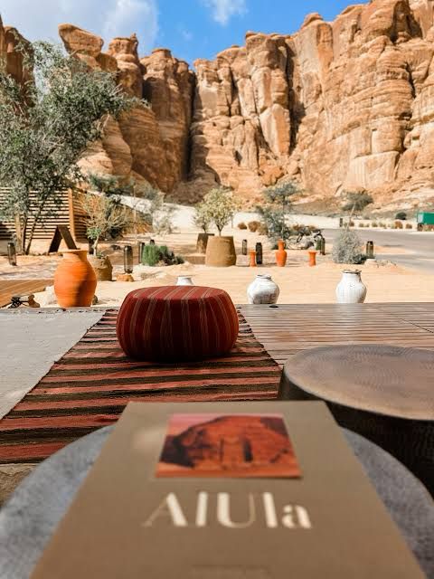 AlUla retail concept beneath the sandstone cliffs